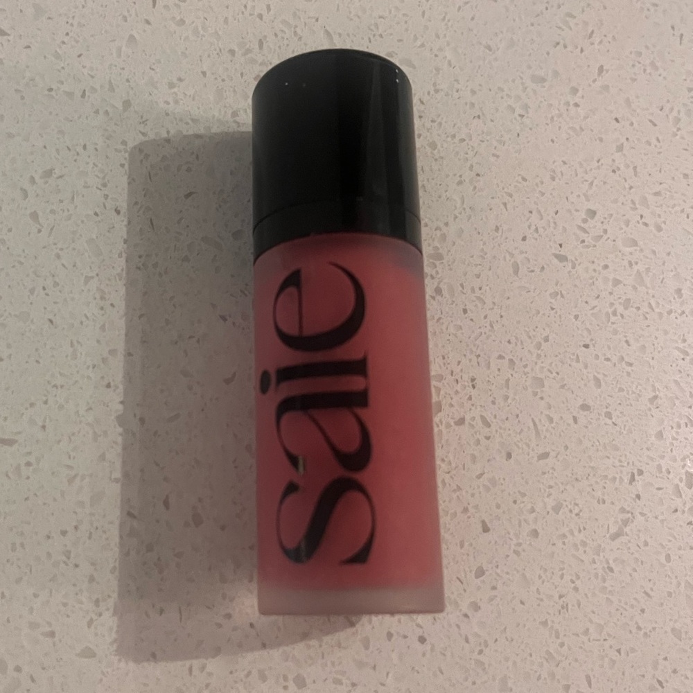 Saie Dew Blush in shade “Chilly”